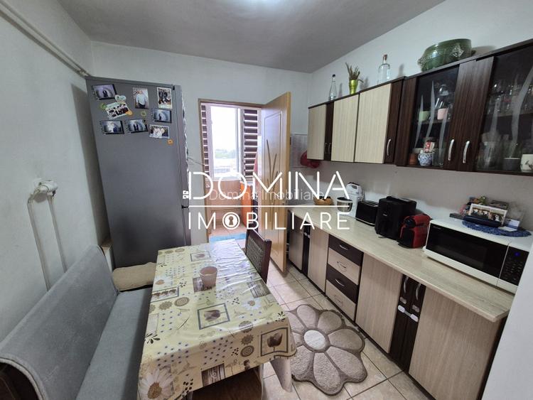 Vanzare apartament 2 camere, decomandat, zona linistita, strada Zambilelor - 4