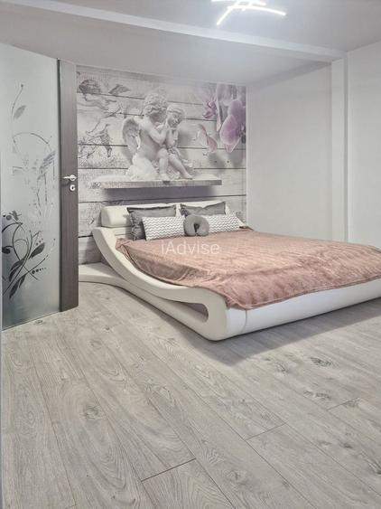 PROPRIETATE VERSATILA, complet renovată– 220 m² utili + 130 m² curte privată - 7