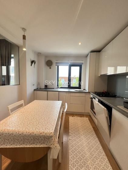 Casă individuala 4 Camere, 4 băi - 16