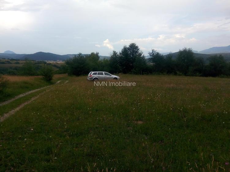 Teren parcelat in suprafata de 1100 mp, in Tohanita acces din soseaua Branului - 5