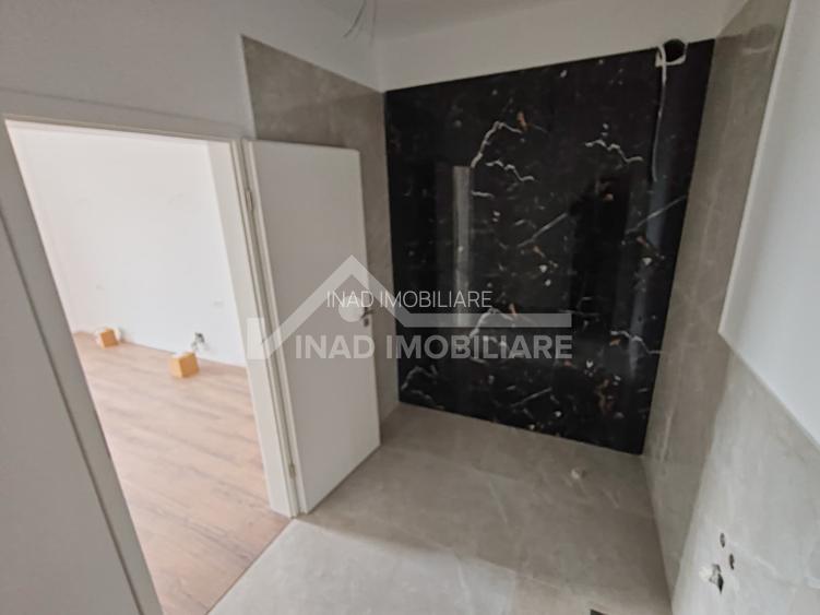 Apartament 3 camere, 2 bai, terasa 20mp, parcare, zona Strazii Decebal - 12