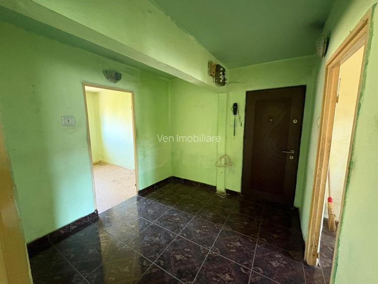 Apartament 3 camere, decomandat, etaj 3 - 9