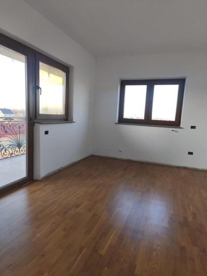 Casa finisata, teren 2500mp, Marginea