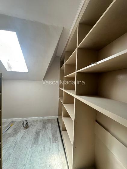 Casa situată în spatele primăriei aproape de centru  - 4