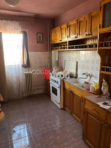 Apartament 3 camere -Complexul Studentesc -etaj 2 - 7