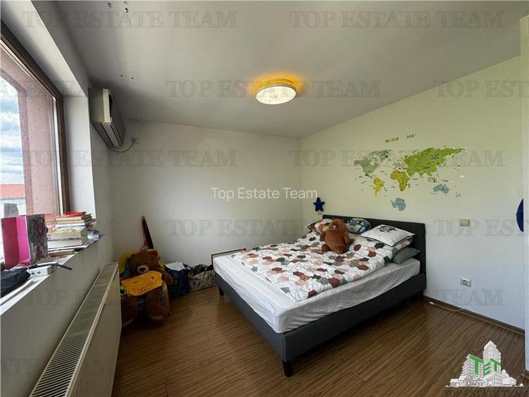 Zona Primarie Mogosoaia | Complex de case cu bariera | Curte cu foisor - 16