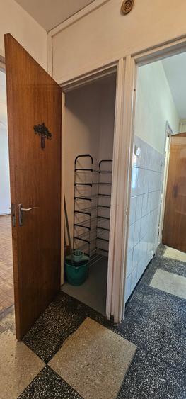 Vand apartament de 2 camere, confort 1 ,semidecomandat,zona Rahovei