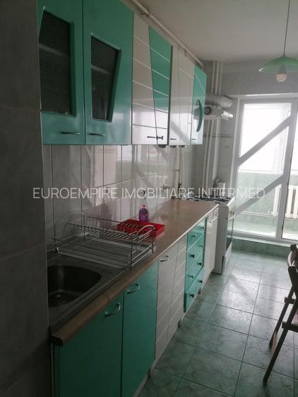 Apartament 3 camere decomandat de inchiriat zona Far - 4
