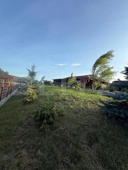 Cabana din lemn rotund, 2 camere, 140 mp, teren 2800 mp, Paltinoasa