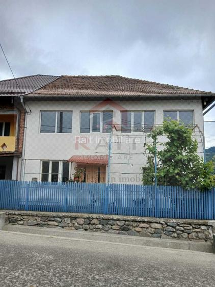 Casă individuală 6 camere de vânzare Corbeni Oeștii Ungureni Argeș - 2