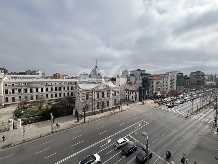 2 camere ultracentral cu vedere deschisă – Universitate - inchiriat 500 euro