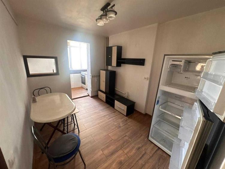 Apartament 2 camere, semidecomandat, Craiovita Noua