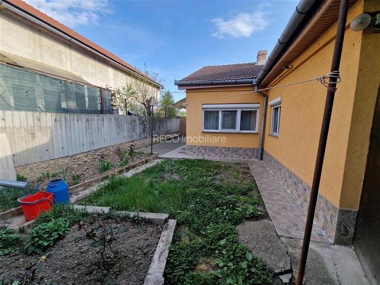 Casa cu 2 camere+living, renovata complet, in Episcopia Bihor - 18