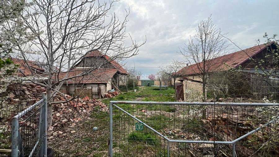 Teren intravilan generos de vânzare în Recaș - 7