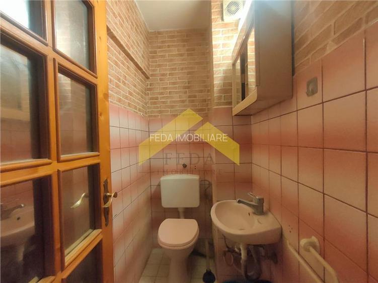 Apartament 3 camere de vanzare zona Intim - 5