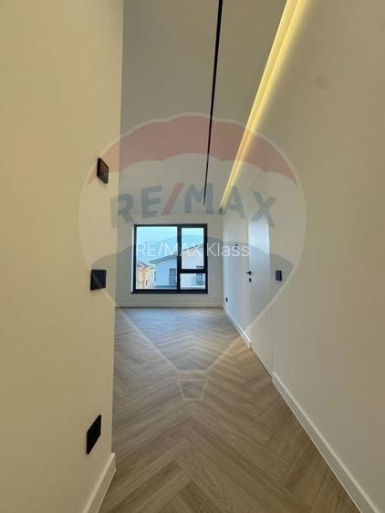 Vila moderna de inchiriat cu 5 camere, prima inchiriere - 25