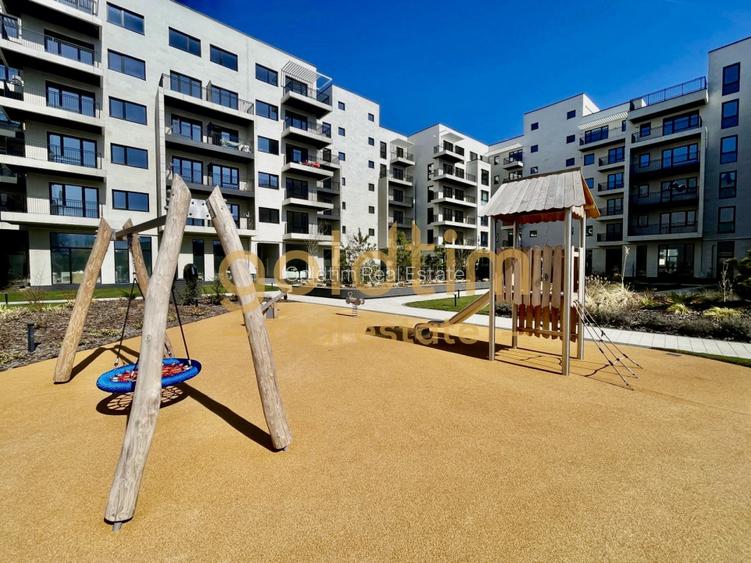 NOU/ FIRST RENT/ SCOALA AMERICANA - 38