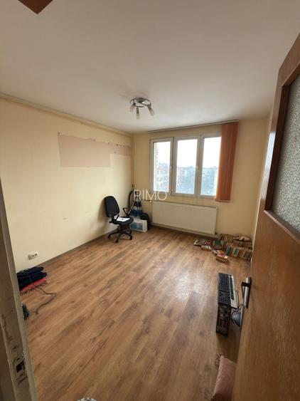 Apartament incapator, patru camere, Resita-Berceni, 120.000€ negociabil - 14