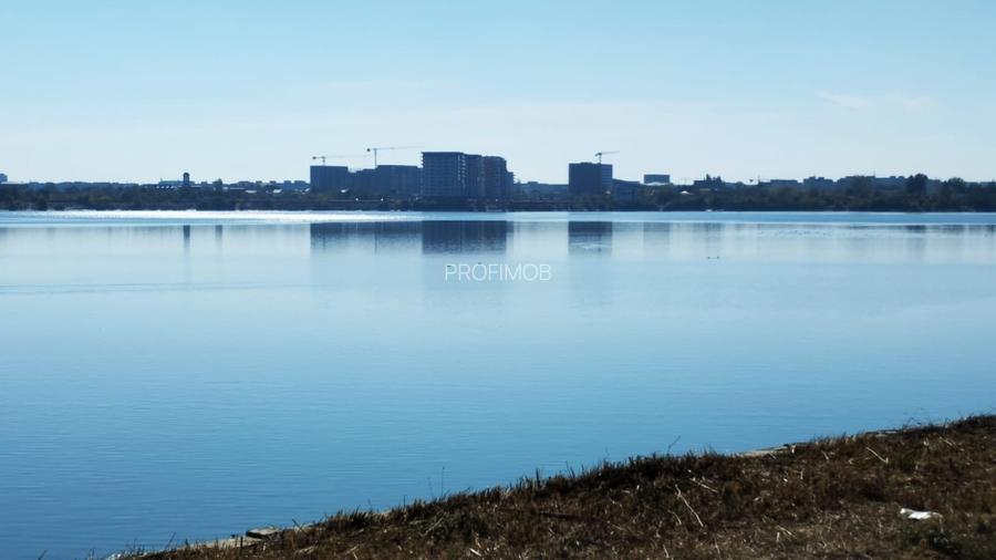 Lacul Morii , unic proprietar , intravilan , deschidere generoasa , utilitati . - 9