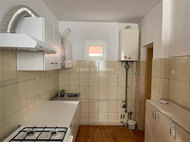 Inchiriere casa 3 camere cu gradina de 500 mp in Dambul Rotund - 4