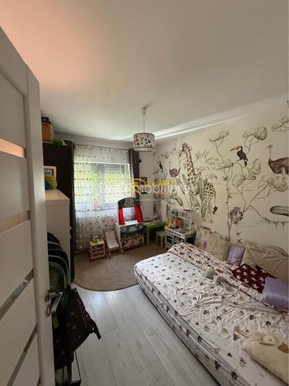 Apartament 3 camere decomandate, zona Nicolina 2. - 3