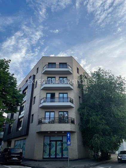 Magheru-Icoanei Birouri suprafata 477 mp-pret 7632 euro - 3