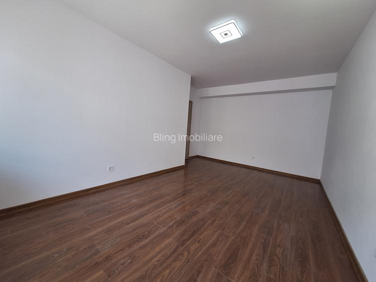 Apartament cu 3 camere, 55 mp, balcon, zona Terra - 4