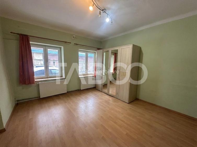 Garsoniera de vanzare cu 1 loc de parcare in curte Podul Minciunilor - 2