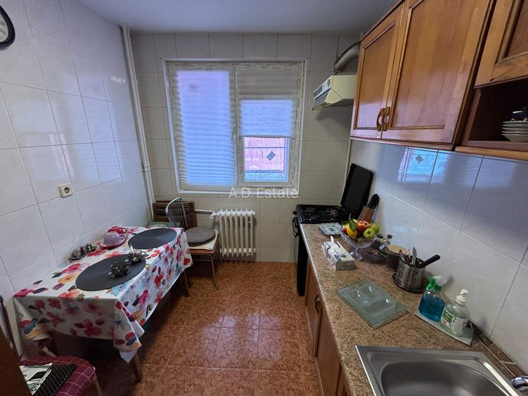 Titan 3 Camere  Etaj 1 Bloc Caramida Consolidat Instalatii Schimbate - 9