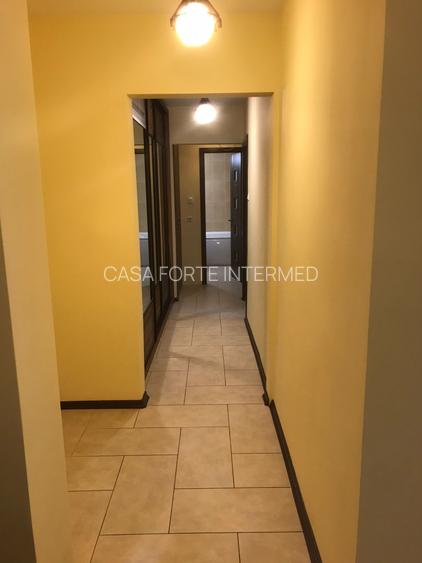 Apartament 3 camere de închiriat -Tomis Nord, zona Cireșica  600  euro - 4