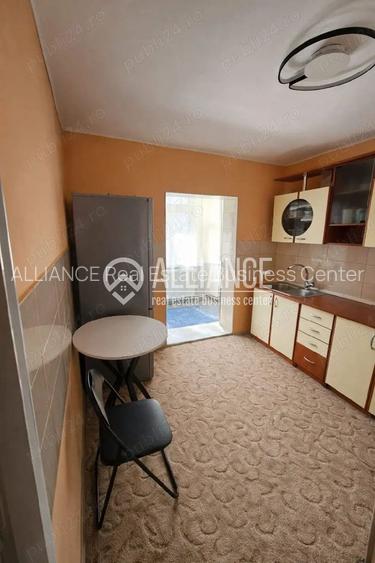 Apartament 3 camere de vanzare (COD10) - POARTA 6 - 4