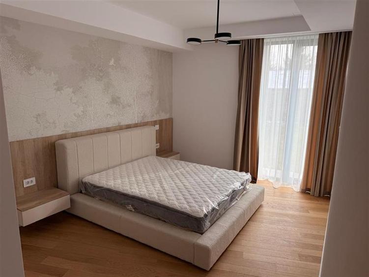 Apartament 4 camere, superb Pipera, cladire exclusivista, 250mp curte