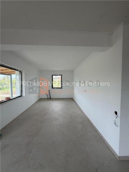 Case noi in zona Merei  | COMISION 0 - 10