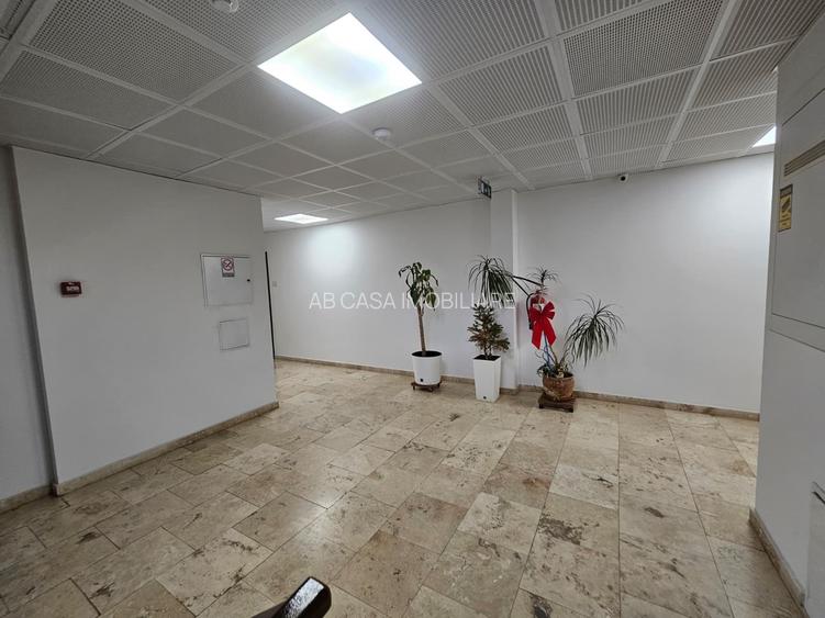 Ap. deosebit, 1,5 camere, et. 1, semidecomandat, cu parcare subterană, Lipovei - 17