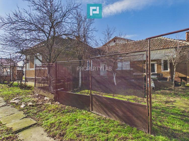 Casă cu 4 camere toate utilitățile și 1150mp teren - 9