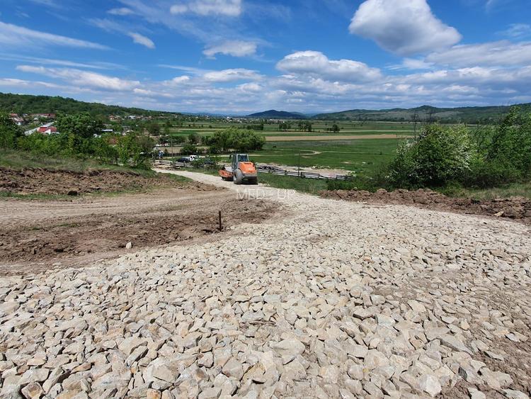 Judetul Valcea  com. Zatreni teren in suprafata 33 ha - 2