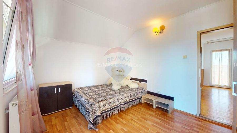 Casă individuală de vânzare | P+E+M | Central | Cristian - 4