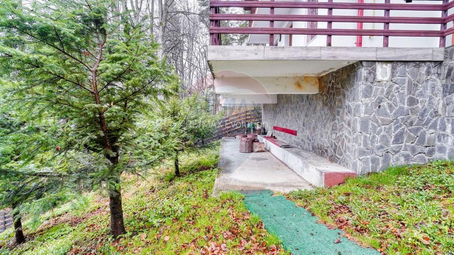 Vilă de vânzare în Predeal – vedere panoramică către pârtia de schi - 24