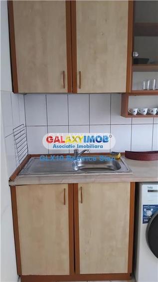 Inchiriere garsoniera spatioasa decomandata pe BD. DECEBAL - 16
