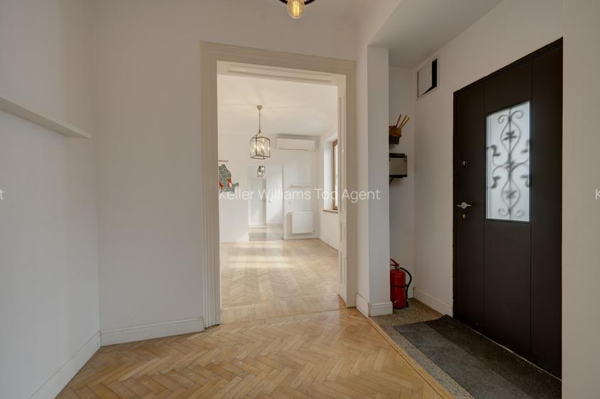 In Cartierul Evreiesc, casa 3 camere pivnita si mansarda open space. - 12