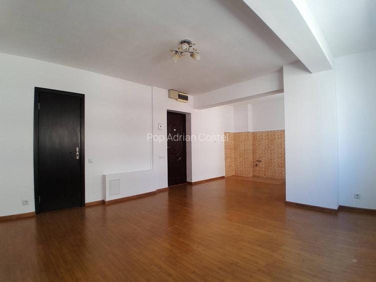 Apartament de vanzare - 2 camere - Baba Novac - 2