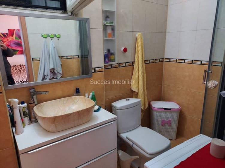 ,3 cam in vila,2 intrari,parter,PARCARE 2 -3 AUTOTURISME, - 25