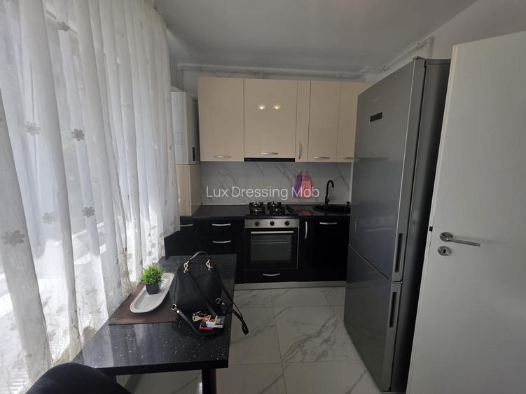Garsoniera de inchiriat –Dotari: - TV lux - 8
