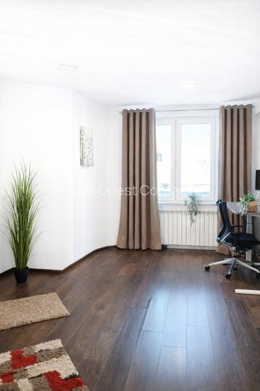 Armenească – 4 camere – imobil interbelic – et. 4/5 cu lift – S.tot peste 100 mp - 8