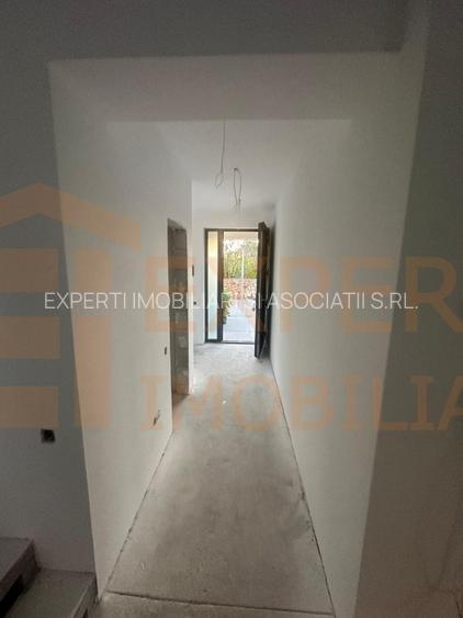 Vila deosebita de vanzare! - zona Mamaia Nord, pe malul lacului - 6