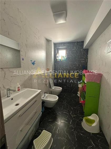 Casa individuala 8 camere, 3 bai - 300 mp Teren, Metrou Dimitrie Leonida - 12