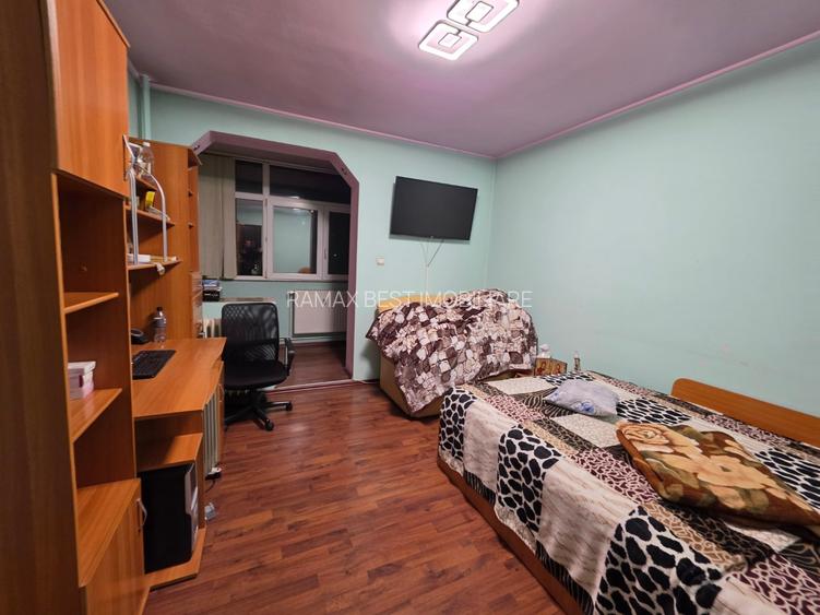 B-ul 1 Decembrie 1918 intersectie Postavarul, 15 minute metrou, la Auchan - 12