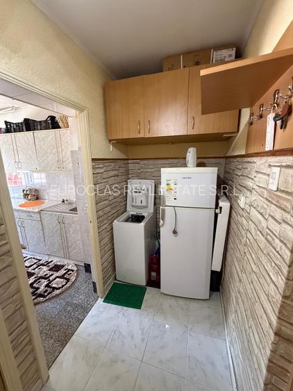 Garsoniera -INEL II -  I.C.BRATIANU (SCOALA 8 )- 59.000 EURO (COD E11+E12 ) - 5