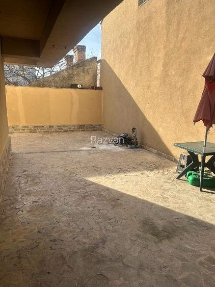 Apartament spatios 75mp plus terasa 75 mp plus boxa in demisol 25 mp - 3