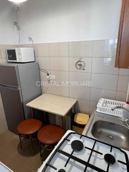 Garsoniera renovata, Nicolae Grigorescu, metrou aproape, bloc reabilitat - 3